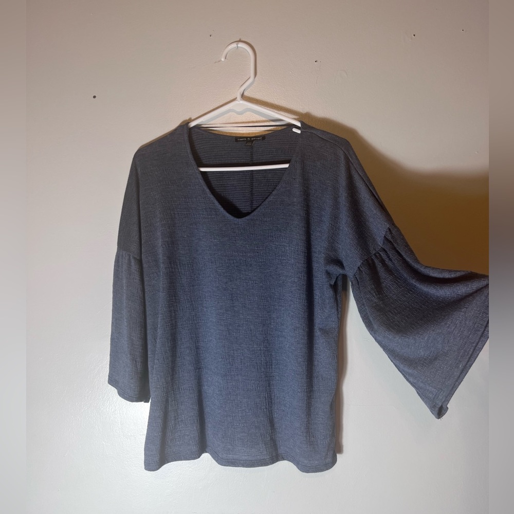 Women’s top Sz M